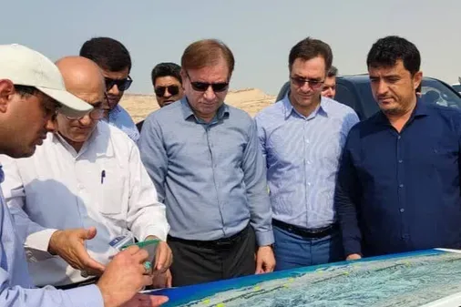 بازدید استاندار بوشهر و هیات همراه از پروژه استراتژیک بزرگراه چهارخطه دیر- بوشهر