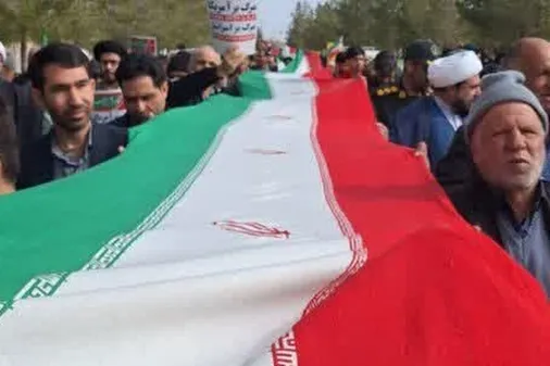 خروش مردم انقلابی شهر نیک آباد جرقویه در جشن چهل و هفتمین سالگرد پیروزی انقلاب اسلامی