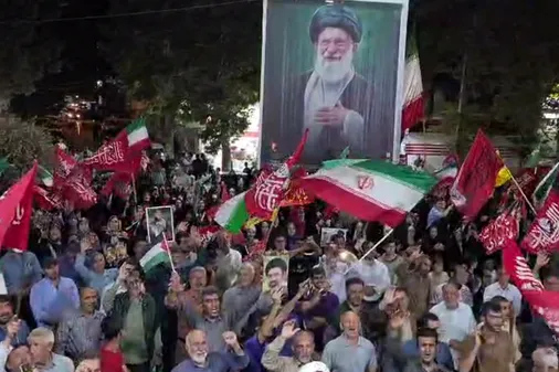 دریای حضور خونخواهان قائد شهید در موج صد و هشتاد و دوم سنگر خیابان انقلاب