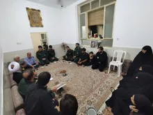 دیدار فرمانده و مسئول دفتر نمایندگی ولی فقیه در سپاه الغدیر با خانواده شهید امامی