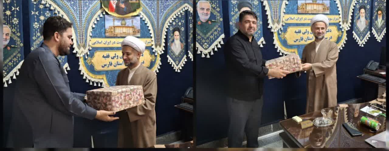 تجلیل از شهروند خبرنگاران بسیجی و مدیران روابط عمومی نواحی موفق در عرصه اطلاع رسانی استان فارس تجلیل از شهروند خبرنگاران بسیجی و مدیران روابط عمومی نواحی موفق در عرصه اطلاع رسانی استان فارس