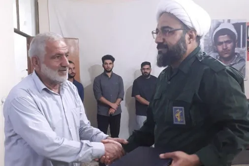 دیدار و سرکشی مسئول دفترنمایندگی ولی فقیه در سپاه خوزستان با خانواده سرگرد پاسدار شهید عظیم رضایی