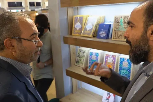 بازدید سردار حاجی&zwnj;زمانی از نمایشگاه بین&zwnj;المللی کتاب تهران و تشریح دستاوردهای قرارگاه سازندگی خاتم&zwnj;الانبیاء(ص) در حوزه نشر