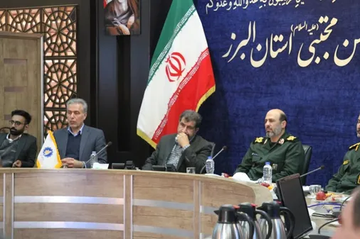 نشست صمیمانه نخبگان بسیجی با فرمانده سپاه استان البرز برگزار شد