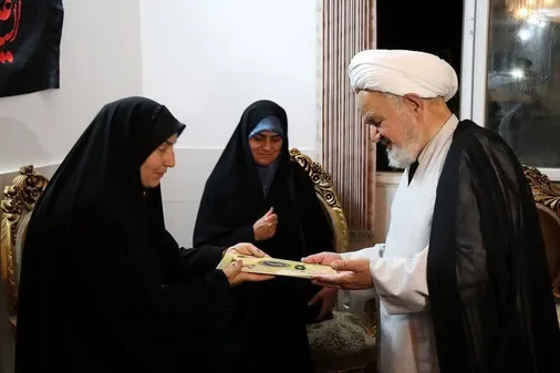 دیدار حجت الاسلام سعیدی با خانواده والامقام شهیدان بهشتی&zwnj;نژاد
