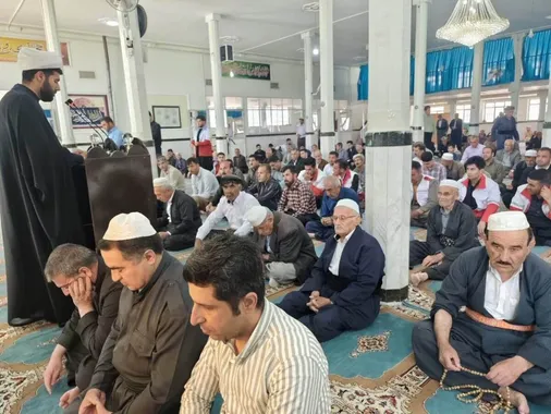 تأکید حجت&zwnj;الاسلام زارعی بر دوستی با دوستان و دشمنی با دشمنان اسلام در سخنرانی پیش از خطبه نماز جمعه روانسر