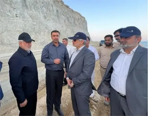 بازدید فرمانده قرارگاه سازندگی خاتم&zwnj;الانبیاء(ص) از پروژه&zwnj;های زیرساختی سیستان و بلوچستان؛ تاکید بر سرعت&zwnj;بخشی و رفع موانع اجرایی