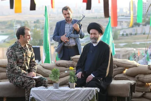 بازدید آیت الله عاملی از نمایشگاه موزه دفاع مقدس