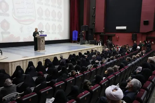 رونمایی از مستند &laquo;مرزداران صادق ۲&raquo; در کرمانشاه/ استقبال کم&zwnj;نظیر مردم از اکران مستند شهدا