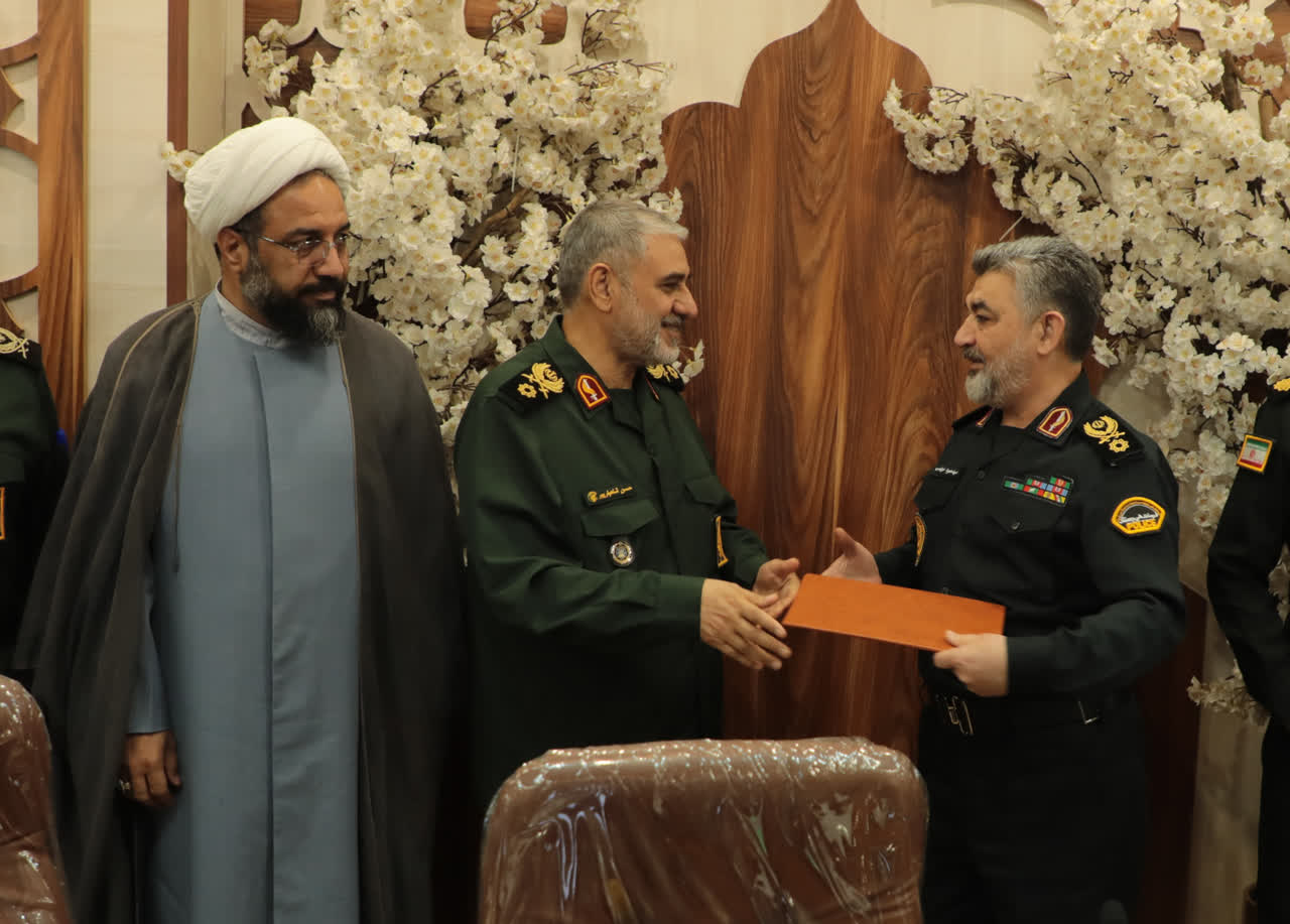 دیدار فرمانده و مسئول دفتر نمایندگی ولی فقیه در سپاه ولیعصر (عج) با فرمانده انتظامی استان خوزستان دیدار فرمانده و مسئول دفتر نمایندگی ولی فقیه در سپاه ولیعصر (عج) با فرمانده انتظامی استان خوزستان