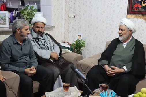 دیدار جانشین نماینده ولی فقیه در سپاه با خانواده شهید ابوالفضل نیازمند