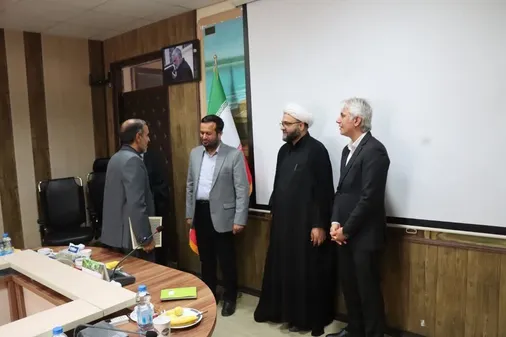 تجلیل از معاون روابط عمومی سپاه امام سجاد(ع) در همایش &laquo;مدار امید&raquo;