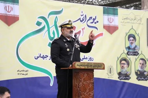دشمن تمام تمرکزش را بر روی جوانان ما گذاشته است