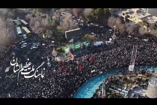 تصاویر حضور پرشور مردم اصفهان در روز ۲۲ دی ۱۴۰۴ در پاسخ به اغتشاشات و تشییع پیکر شهدای مدافع امنیت