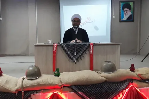 حضور مسئول دفتر نمایندگی ولی فقیه در سپاه کردستان در جمع دانشجویان استان های لرستان و همدان