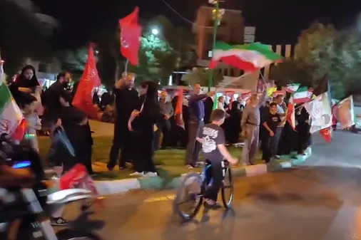 قیام پرچمداران مبعوث در میدان انقلاب شهرکرد