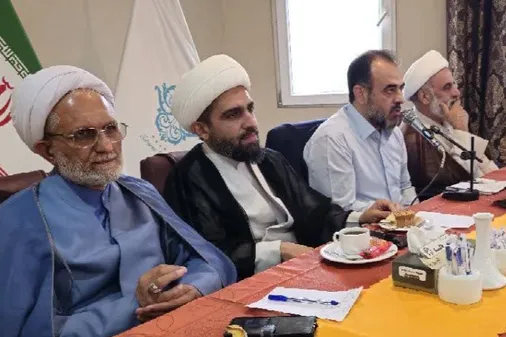 نشست هم&zwnj;اندیشی ائمه جمعه و استادیاران صالحین با محوریت تقویت انسجام عمومی در مشهد مقدس