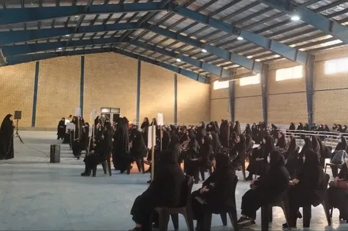 برگزاری رزمایش امداد و نجات گردان کوثر با حضور خواهران بسیجی در محل سالن ٩ دی شهرستان طارم شهر آببر