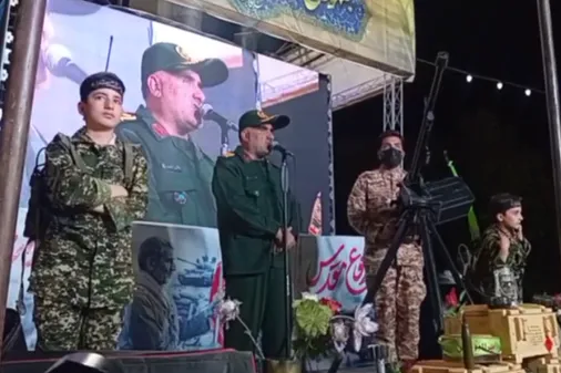 حضور و سخنرانی رئیس دانشگاه امیرالمؤمنین (ع) نیروی زمینی سپاه در جمع مردم انقلابی