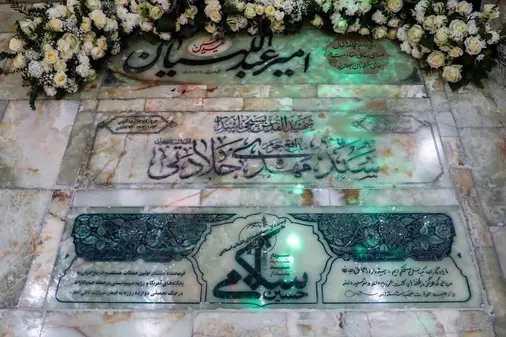 نصب سنگ مزار سپهبد شهید حاج حسین سلامی در آستانه روز پاسدار