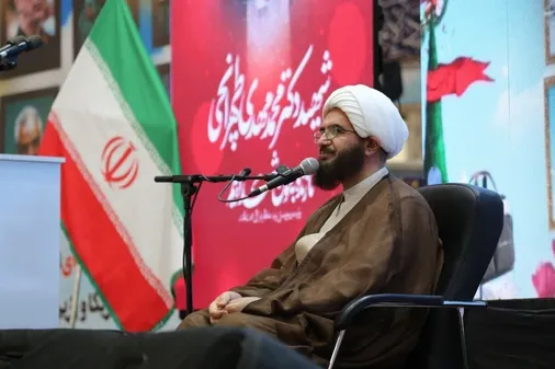 یادواره های شهدا محل اتصال زمین و آسمان و درخشش الطاف الهی است