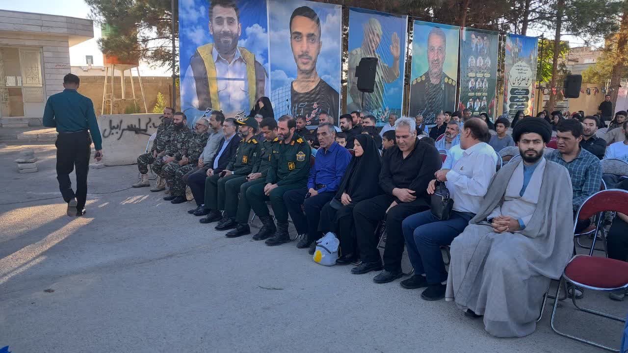 شهدا در امتداد هم، از دفاع مقدس تا مدافعین حرم شهدا در امتداد هم، از دفاع مقدس تا مدافعین حرم