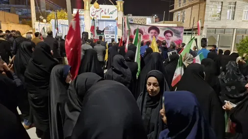 برگزاری 36 مین تجمع شبانه مردم گیلانغرب در خونخواهی رهبر شهید با حضور مسئول عقیدتی سیاسی فراجا