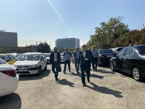بازدید سردار اکبری و معاون شهردار تهران از پروژه شاخص پارکینگ طبقاتی و مجتمع تجاری نیایش