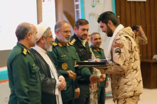 تجلیل از کارکنان وظیفه منتخب سپاه استان قم