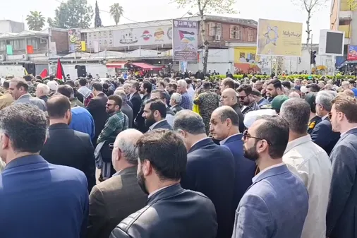 تجمع مردم رشت در میدان مصلی این شهر در روز قدس برای دفاع از مردم مظلوم فلسطین و غزه