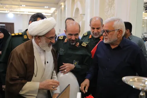 دیدار نماینده ولی فقیه در س&zwj;پاه با خانواده شهدای اقتدار خوزستانی