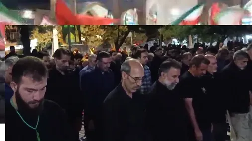 اقامه نماز لیلة&zwnj;الدفن برای امام شهید انقلاب و خانواده معظم&zwnj;شان توسط امام جمعه کرمانشاه در موج ۱۳۲ اجتماع نحن المنتقمون مردم کرمانشاه
