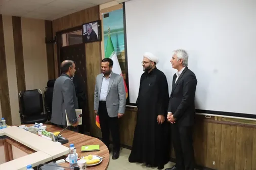 تجلیل از معاون روابط عمومی سپاه امام سجاد(ع) در همایش &laquo;مدار امید&raquo;