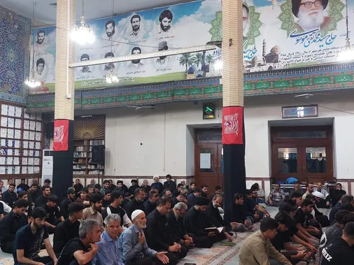 حضور حجت الاسلام والمسلمین موسوی فرد در مراسم هفتم رهبر شهید انقلاب با حضور خرمشهریها در مسجد جامع
