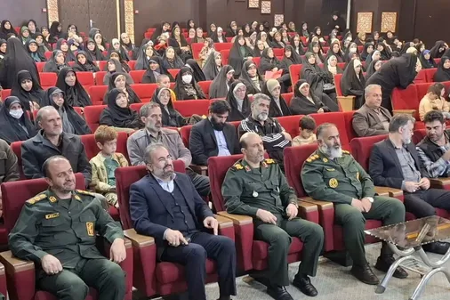 زن عزت جامعه اسلامی است/جهاد فرصتی برای مدیریت مضاعف بانوان در جامعه است
