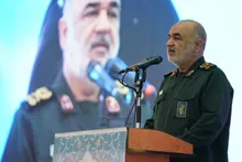 فرمانده کل سپاه با تاکید بر اینکه راهبرد اساسی ما در قدرت افزایی حفاظت و دفاع از امتداد منافع ملی است ، گفت: شناور ابومهدی المهندس همه اجزای اصلی موفقیت در نبرد را دارد و می‌تواند خود اتکا در میدان بجنگند .