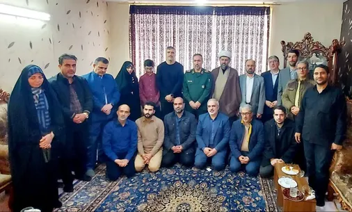 دیدار با خانواده شهیده کرباسی
