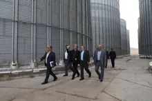 بازدید معاون سازمان پدافند غیرعامل کشور از مراکز زیرساختی و ذخیره‌سازی کالاهای اساسی اردبیل