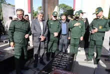 حضور سردار زارع‌کمالی بر مزار سپهبد شهید علی شادمانی و شهدای دفاع مقدس۱۲ روزه همدان