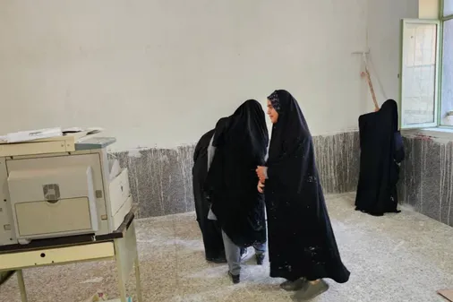 جهادگران حضرت نرجس(س) فضای آموزشی دانش&zwnj;آموزان شمیل را نوسازی کردند